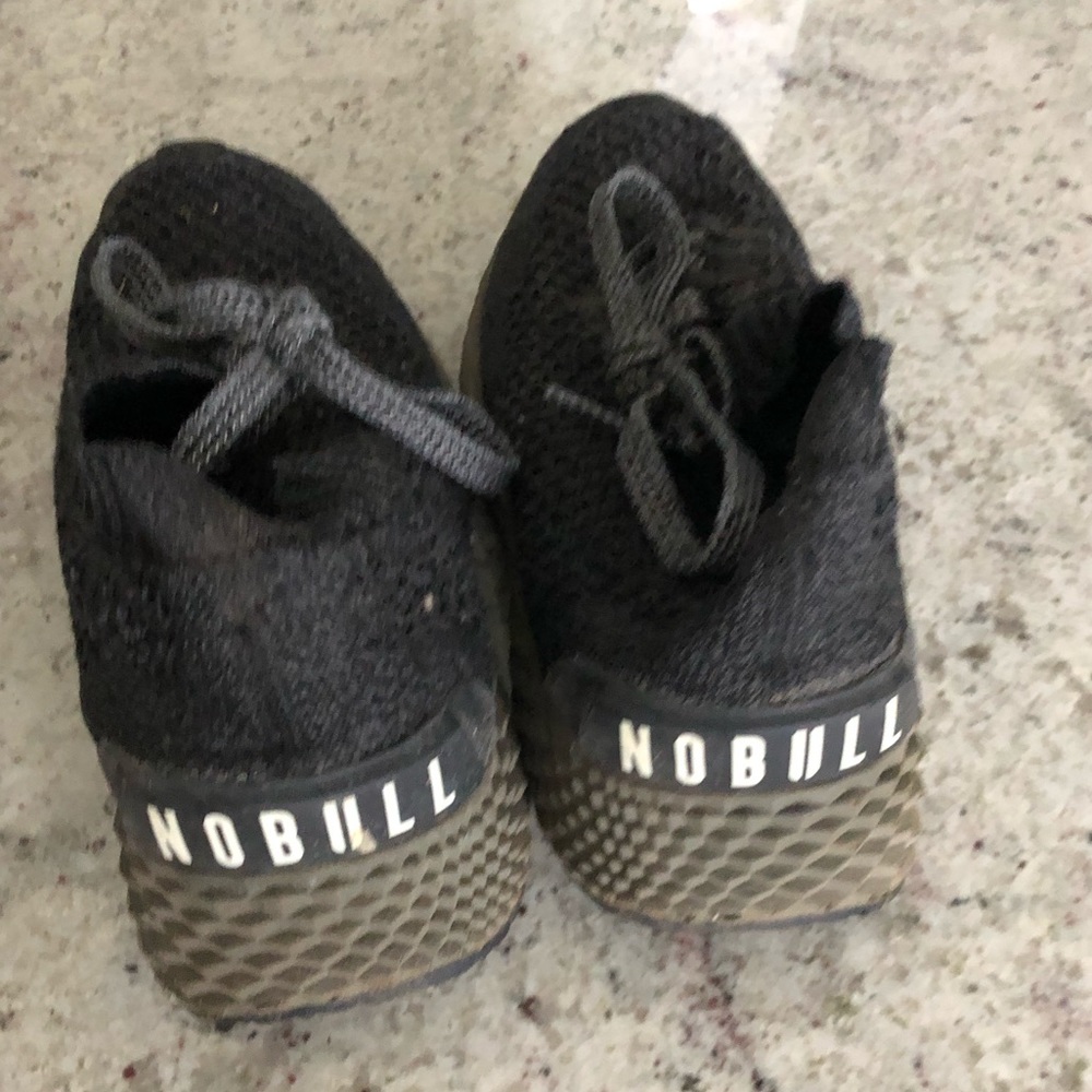 Men’s size 13 NoBull knit runners black and green